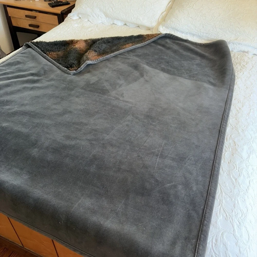 Pottery Barn Faux Fur Brown Black Plush Heavy Throw Blanket 48x60
